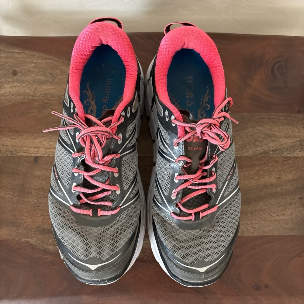 Hoka One One ODYSSEY Women's Athletic Shoes in Gray and Pink. 8.5